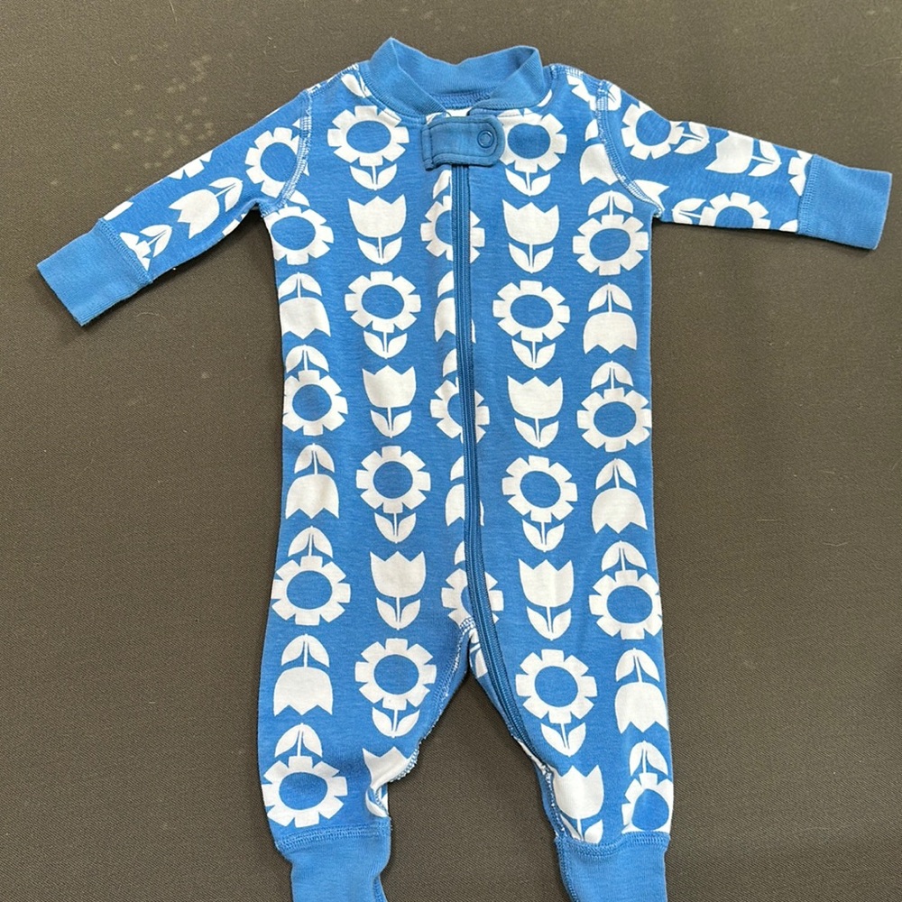 Hanna Anderson sleeper. Like new zipper pajamas
